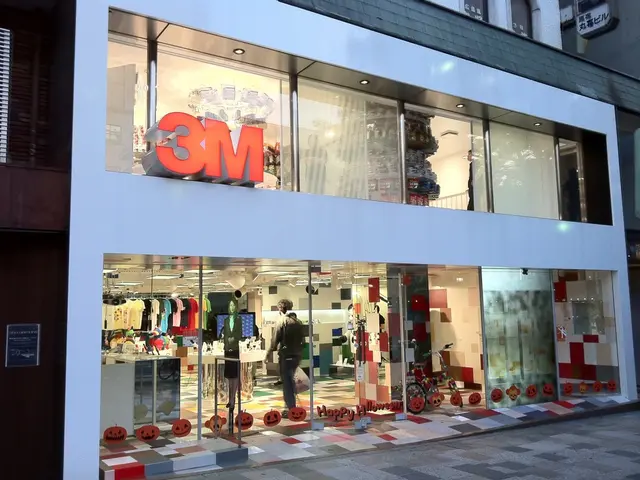 Continued Revelry: Bezos and Sánchez Carry On with Their Festivities