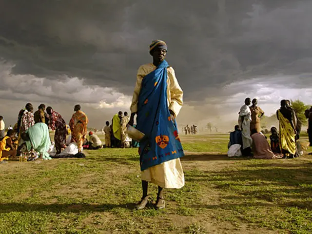 Coexisting Modern Innovations and Old-Fashioned Lifestyle Habits