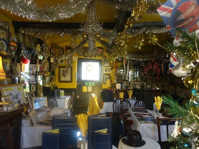 Choose the Ideal Dining Set for an Exceptional Diwali Banquet