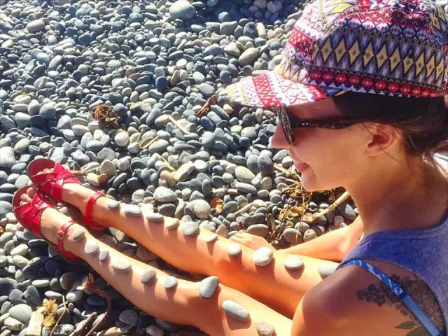 Female-specific discomfort in the lower abdomen, particularly the left side: Understanding causes...