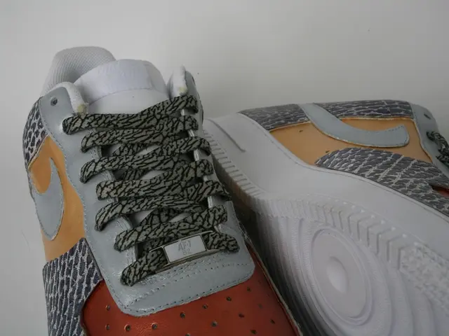 Experienced hiking boots, the Lowa Maddox Pro GTX Lo, were my preferred choice for a month-long...